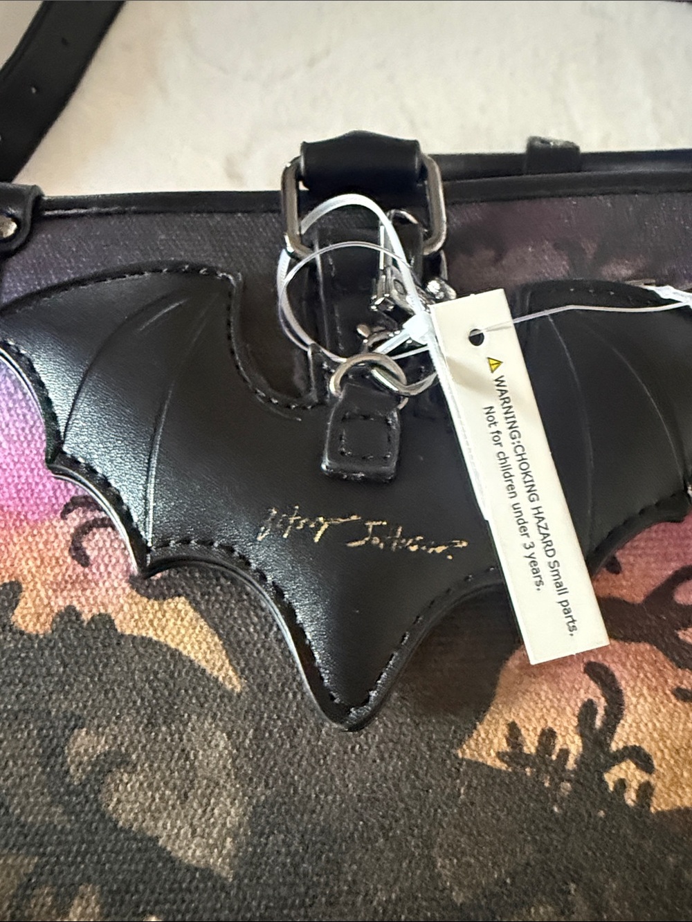 NWT Betsey Johnson Haunted
House Tote Bag Halloween Satchel
Purse with Bat Charm - Picture 2 of 14